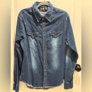 Fender 🎸 By DaVinci Denim button down.